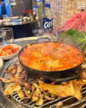 📢 TUYỂN NHÂN VIÊN HOLL QUÁN NHẬU – KHU VỰC SINSA (신사역)