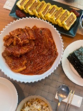 Quán Betal Kimchi Hầm ở Songdo (송도) tuyển nhân viên