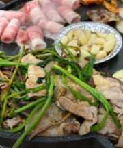 Tuyển đồng đội làm 홀 (phục vụ) 
