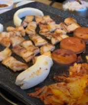  QUÁN CẦN TUYỂN 홀서빙