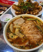  TUYỂN NHÂN VIÊN NHÀ HÀNG VIỆT NAM – 2 NGƯỜI