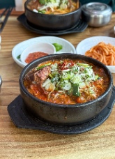TUYỂN 홀서빙 – QUÁN 국밥 GẦN GA 양재역
