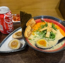홀서빙 – Phục vụ tại quán mì.