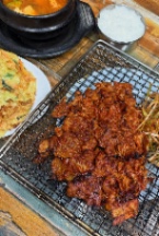 QUÁN NƯỚNG Ở 이대역 TUYỂN NHÂN VIÊN BẾP