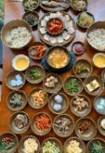 QUÁN ĐỒ ĂN TRUYỀN THỐNG HÀN QUỐC Ở 홍대 TUYỂN NHÂN VIÊN NỮ